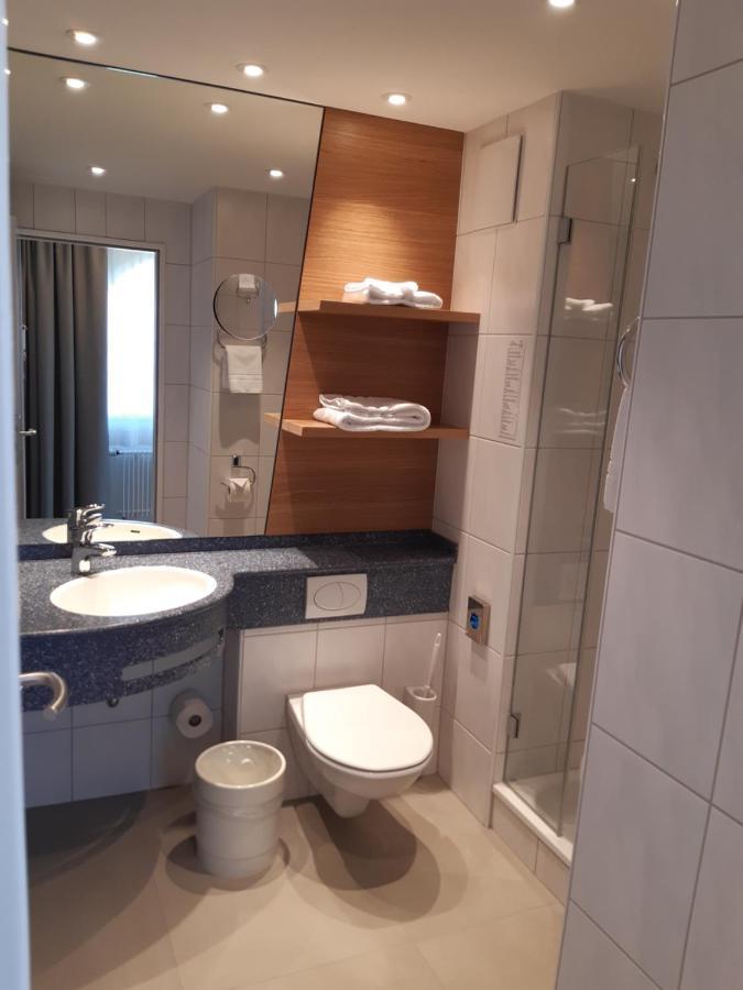 Hotel Urs und Viktor Bettlach Exteriör bild