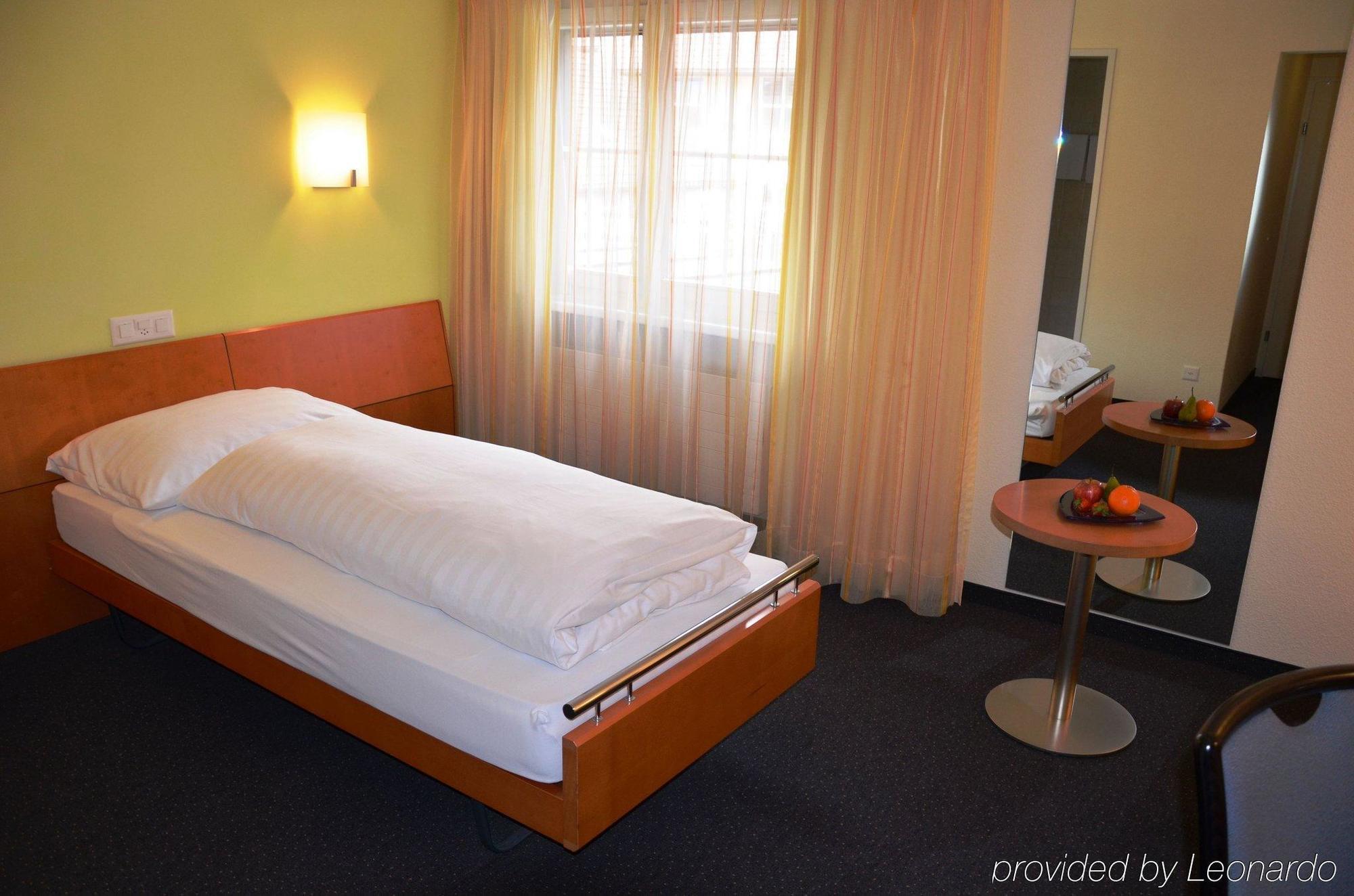 Hotel Urs und Viktor Bettlach Exteriör bild