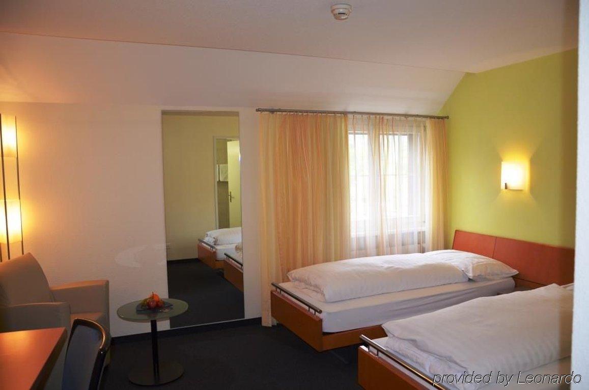 Hotel Urs und Viktor Bettlach Exteriör bild