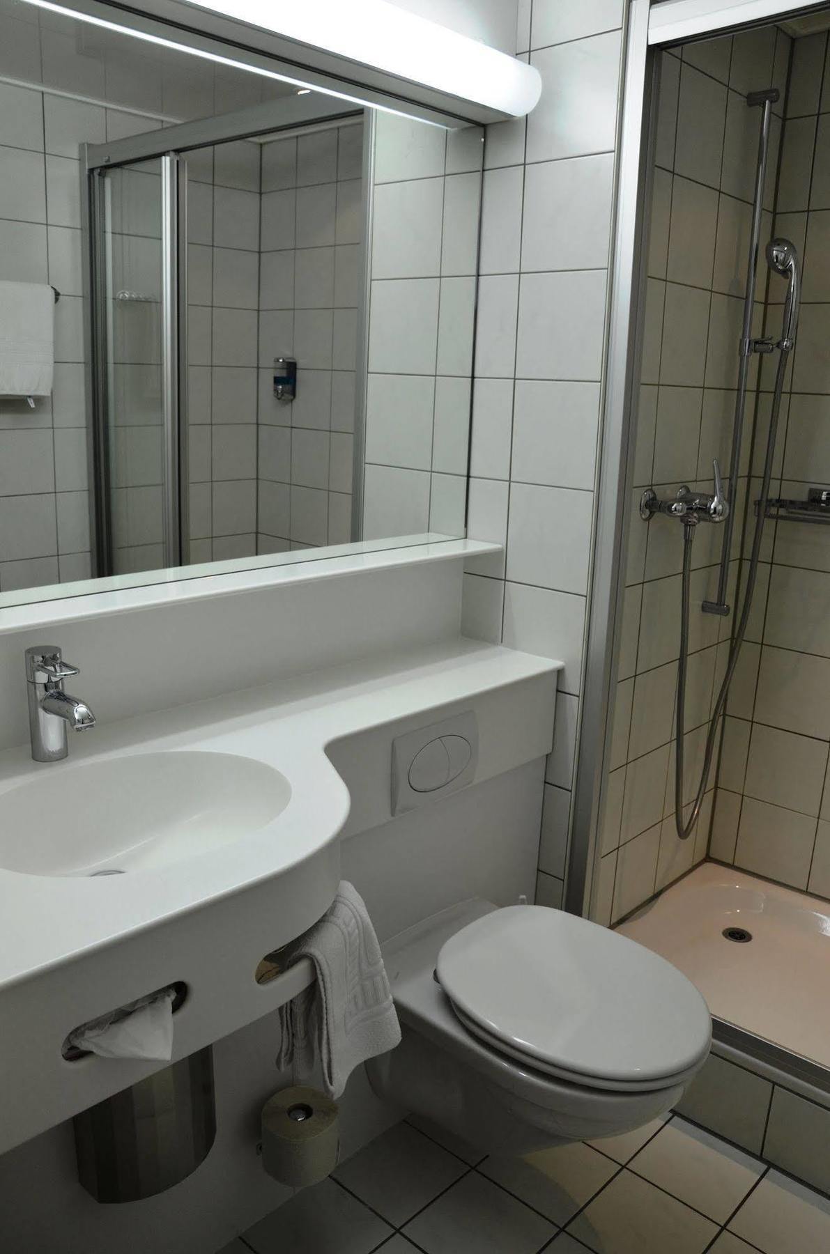Hotel Urs und Viktor Bettlach Exteriör bild