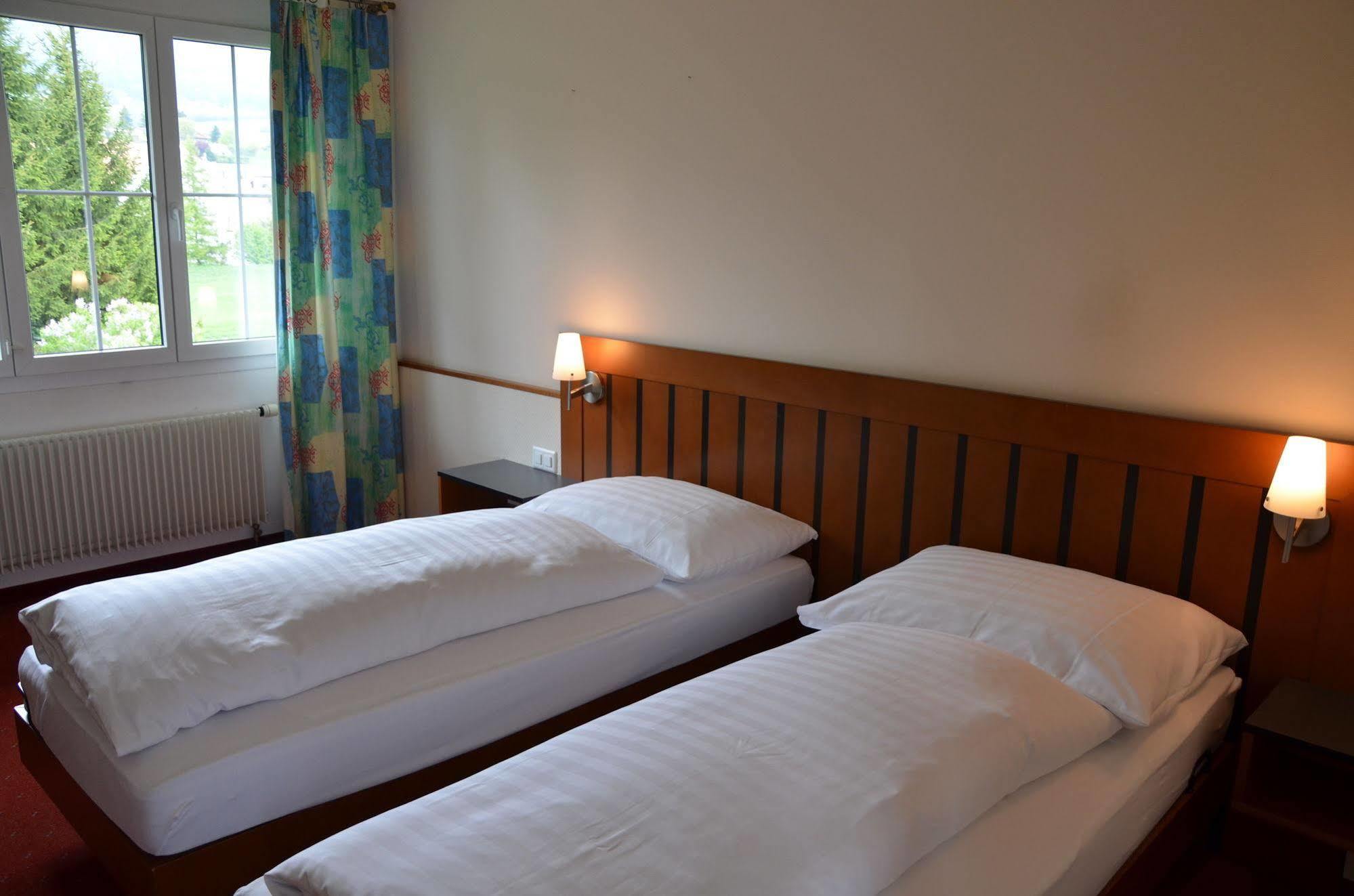Hotel Urs und Viktor Bettlach Exteriör bild