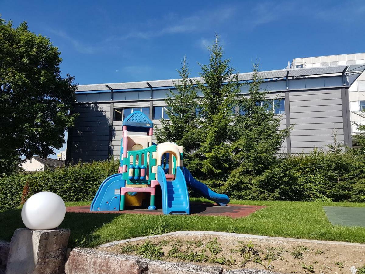 Hotel Urs und Viktor Bettlach Exteriör bild